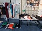 Second hand clothes shop set up 